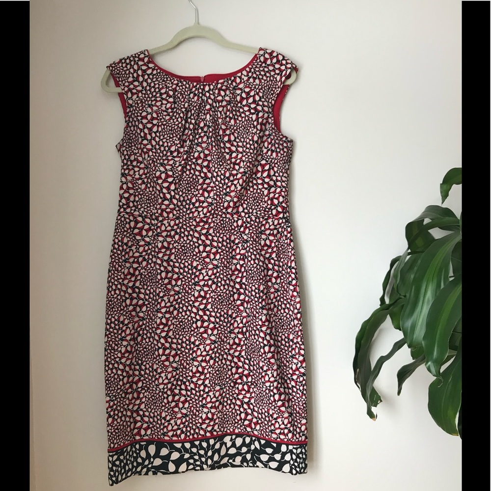London Times - Beautiful and Elegant fitted dress